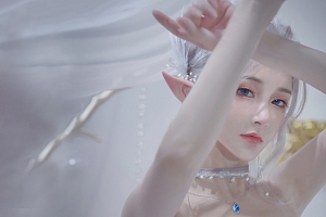 女孩 精灵 尖耳朵 蓝眼 项链 4k壁纸 -静鱼客栈